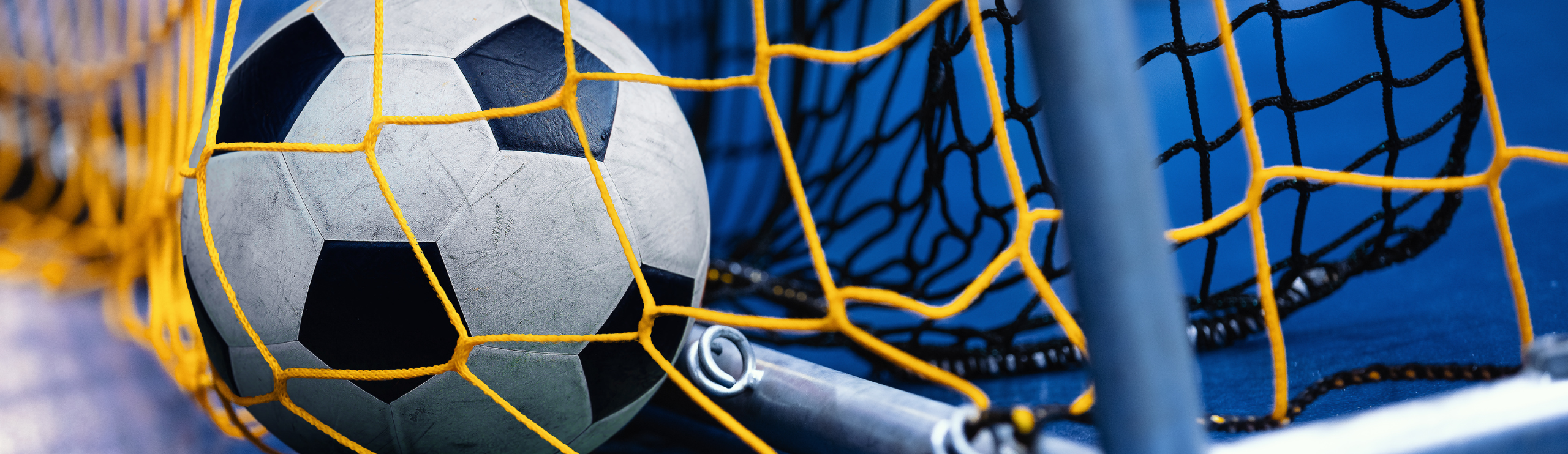 The 2025/2026 Football League season starts! Assemble a team and report it to us!